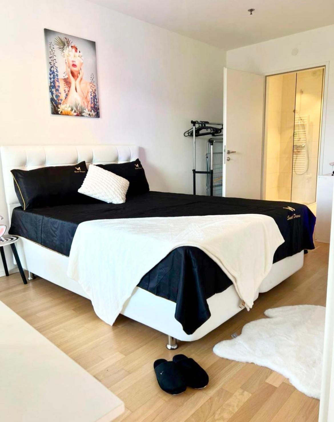 White Luxury Apartment Wien