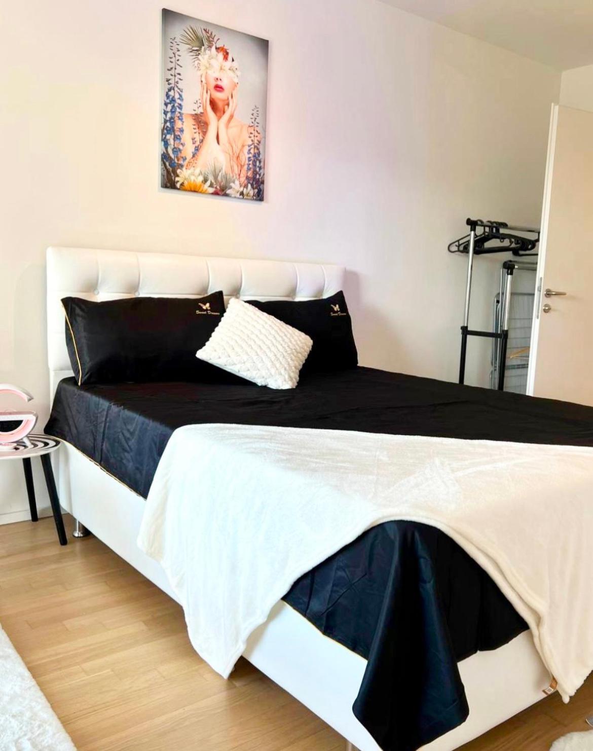 White Luxury * Wien