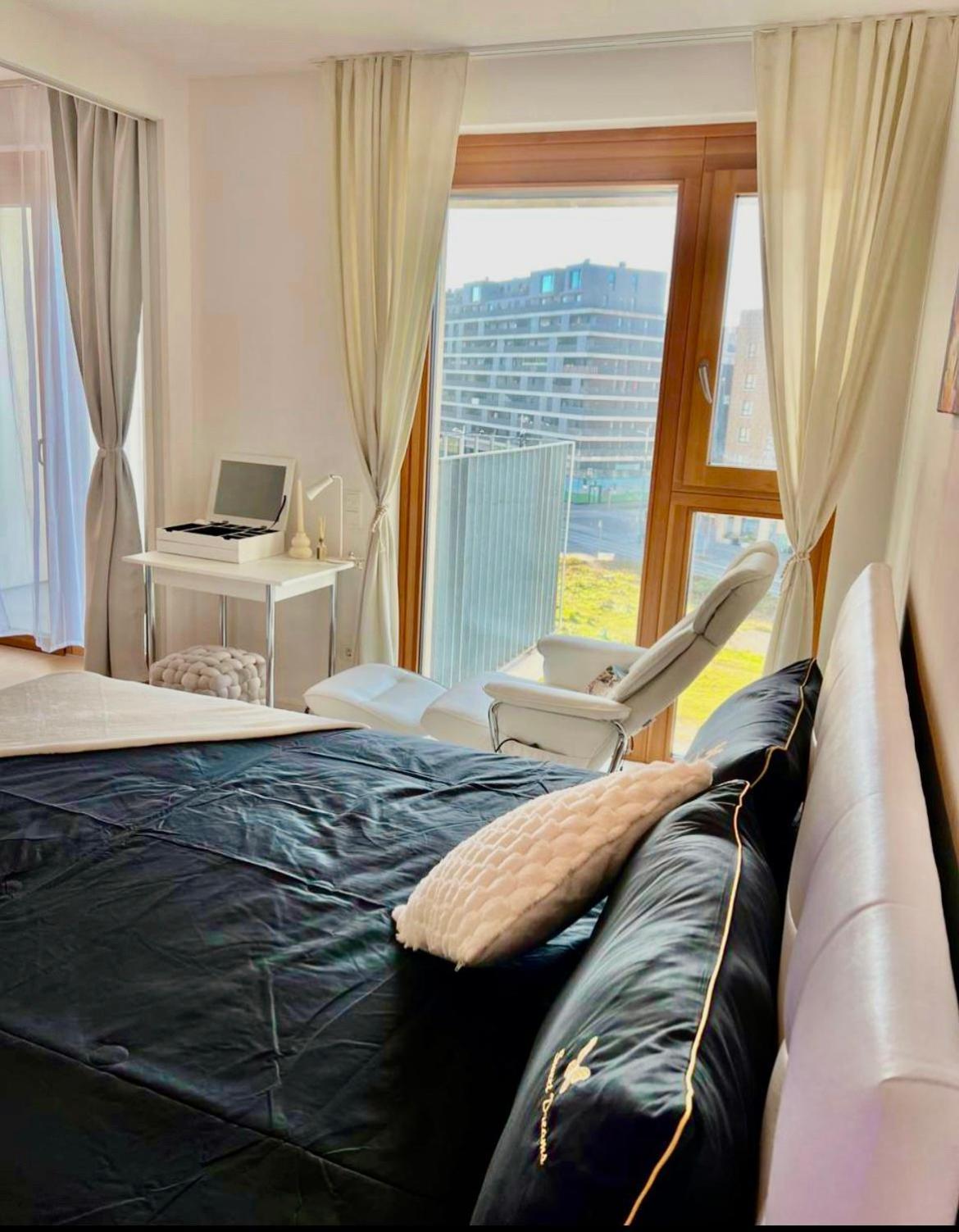 White Luxury Apartment