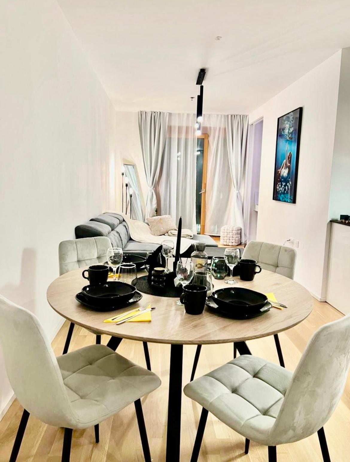 White Luxury Apartment Wien