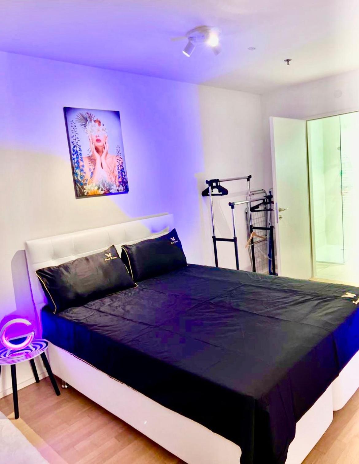 White Luxury Apartment Wien